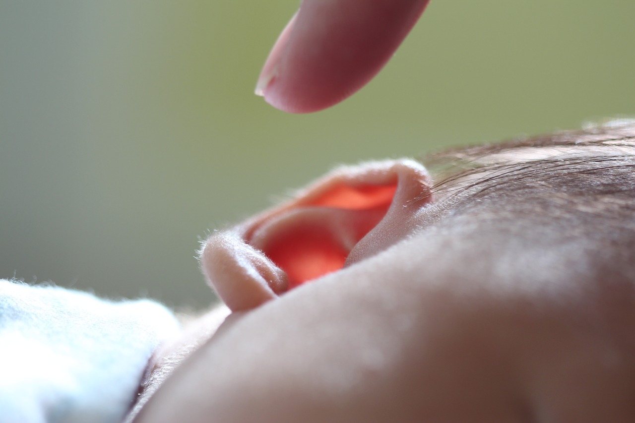 Comment Faire Pour Nettoyer Les Oreilles De Bebe Mamans Pratiques