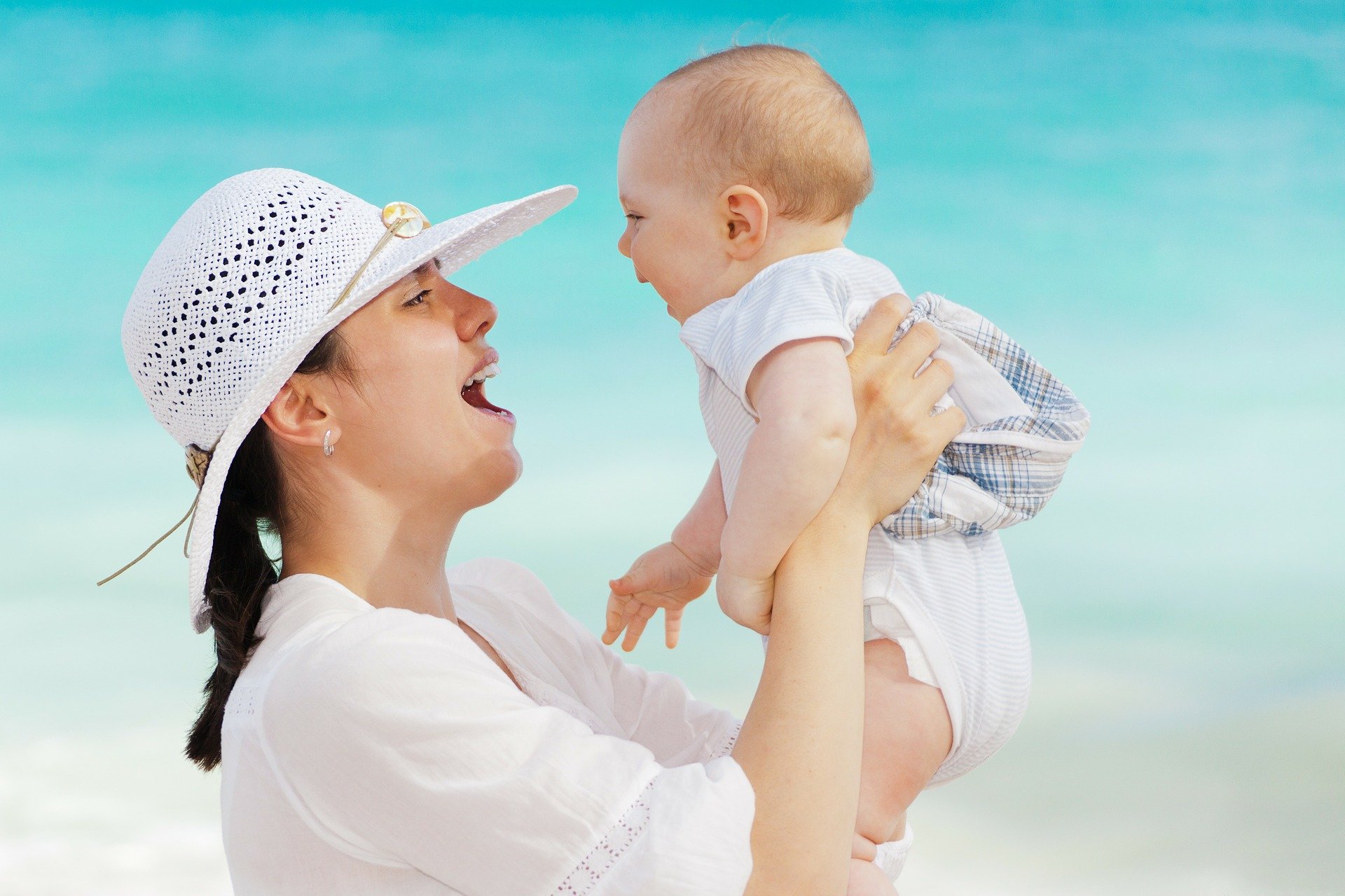 Voyager avec bébé à partir de quel âge ? Mamans Pratiques — free download